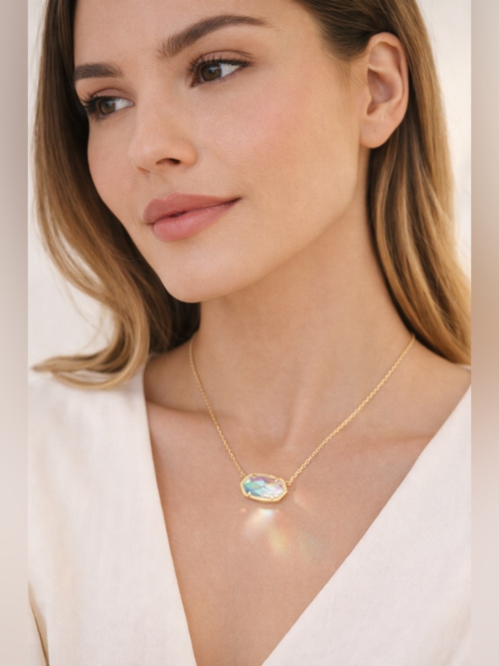 NWOT Kendra Scott Elisa Gold Pendant Necklace Dichroic Glass Iridescent